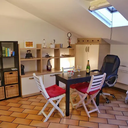 Perla Del Castrum Originale Monolocale-mansardina Nella Vecchia Apartmán Grado