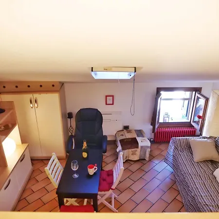 Perla Del Castrum Originale Monolocale-mansardina Nella Vecchia Apartmán Grado